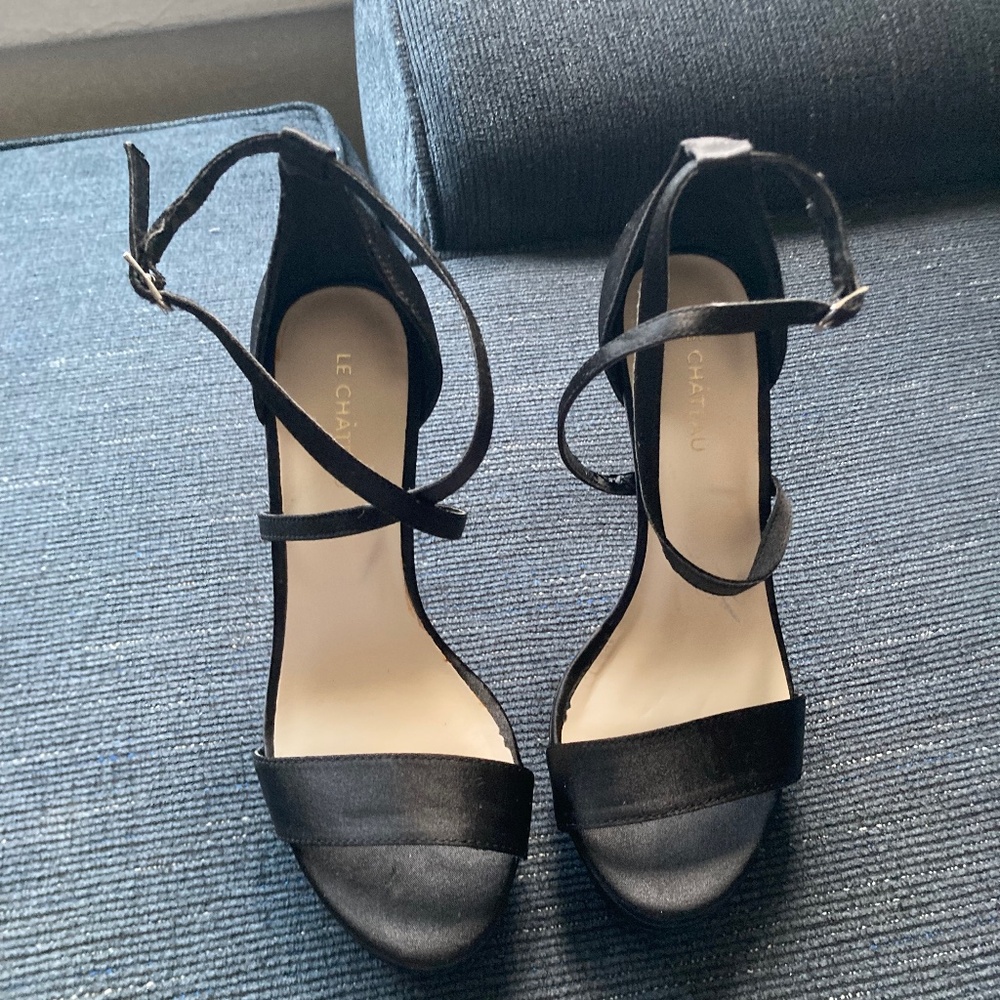 Original Le Chateau heels size 6 *new